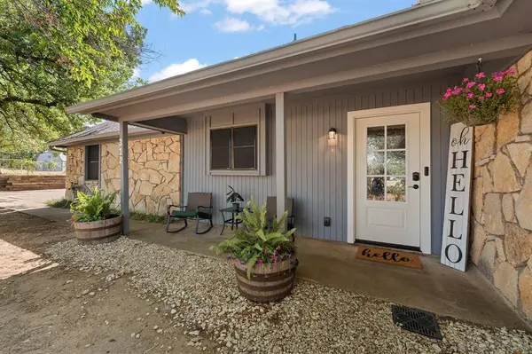 312 Trailwood Drive, Joshua, TX 76058