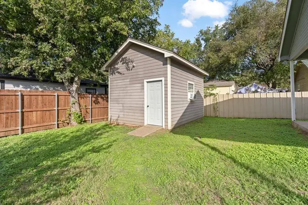 801 Trinity Street, Cleburne, TX 76031