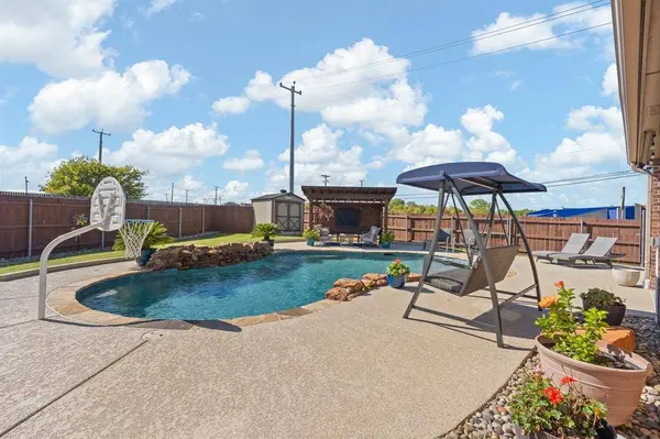 1628 Hawthorne Street, Cleburne, TX 76033