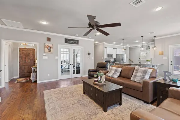 1628 Hawthorne Street, Cleburne, TX 76033