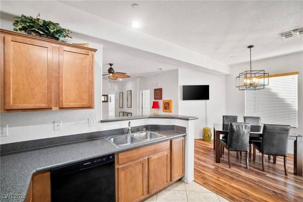 6868 Sky Pointe DR #2076, Las Vegas, NV 89131