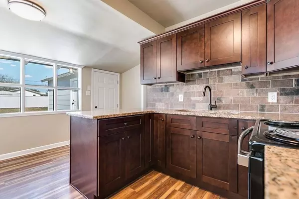 204 13th St, Robert Lee, TX 76945