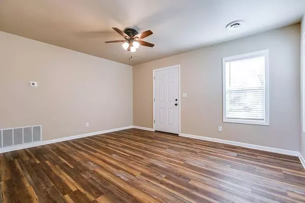 204 13th St, Robert Lee, TX 76945