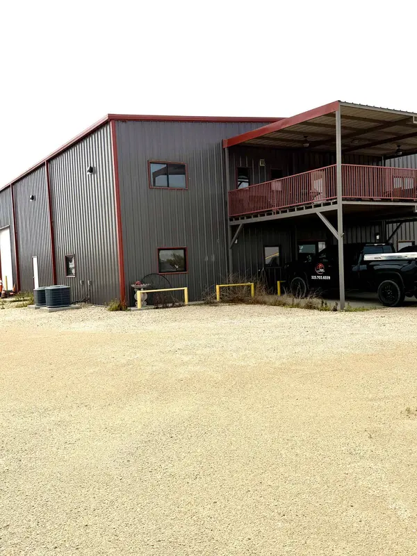 6656 Spindle Top RD, San Angelo, TX 76901