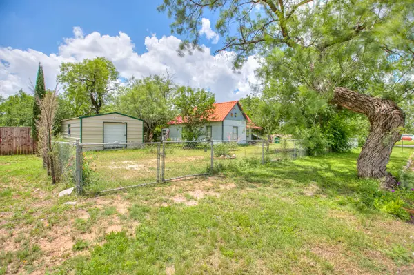 803 E 17th ST, San Angelo, TX 76903