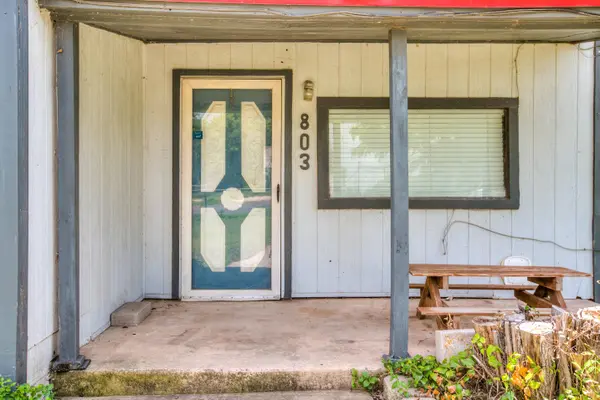803 E 17th ST, San Angelo, TX 76903