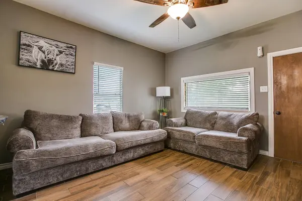 803 E 17th ST, San Angelo, TX 76903