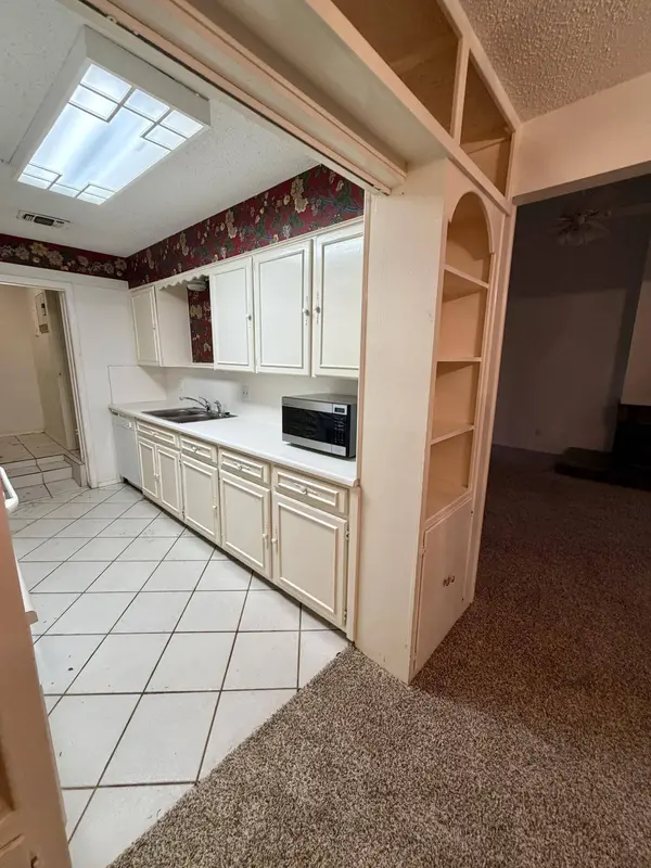 2562 Sunset DR, San Angelo, TX 76904