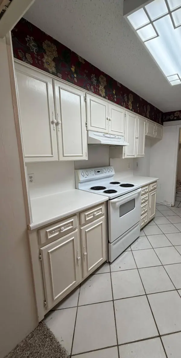 2562 Sunset DR, San Angelo, TX 76904