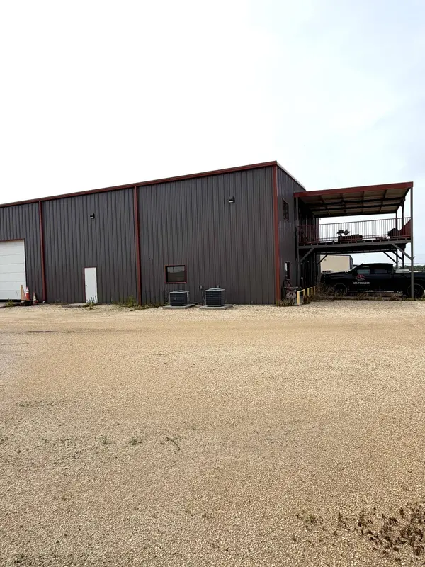6656 Spindle Top RD, San Angelo, TX 76901