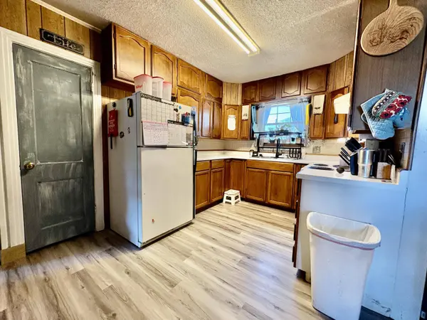 1205 W 12th ST, Robert Lee, TX 76945