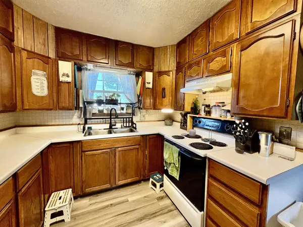 1205 W 12th ST, Robert Lee, TX 76945