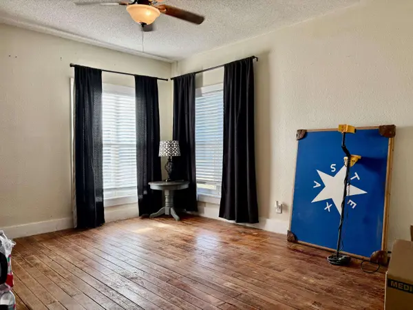 112 S Woods ST, Bronte, TX 76933