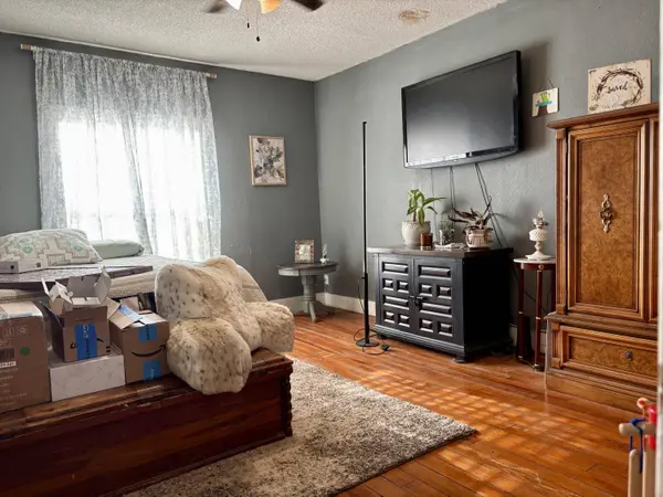 112 S Woods ST, Bronte, TX 76933