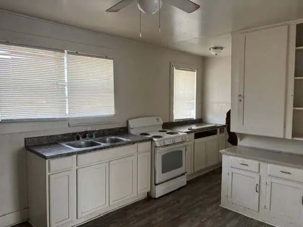 2927 N Irving ST, San Angelo, TX 76903