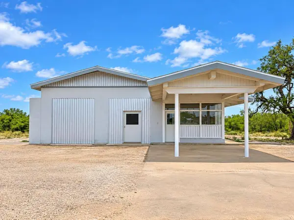 102 E 10th ST, Robert Lee, TX 76945