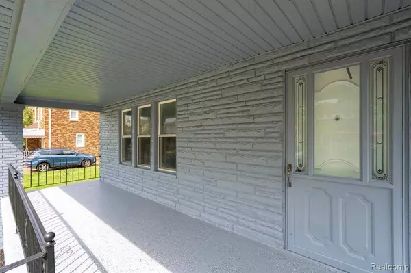 5484 MIDDLESEX Street, Dearborn, MI 48126