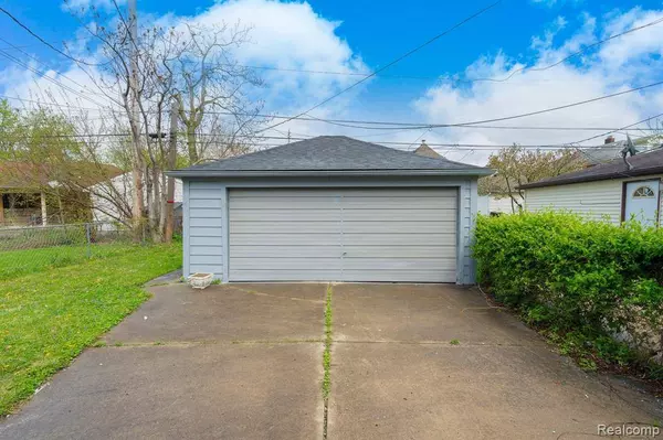 5484 MIDDLESEX Street, Dearborn, MI 48126