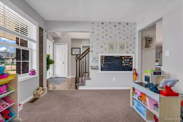 20173 SAGEBRUSH Drive, Brownstown Twp, MI 48183