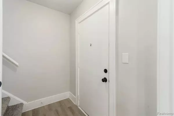 5484 MIDDLESEX Street, Dearborn, MI 48126