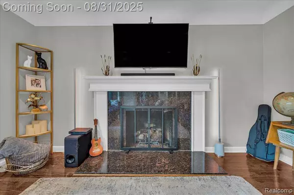 16141 Reedmere Avenue, Beverly Hills Vlg, MI 48025