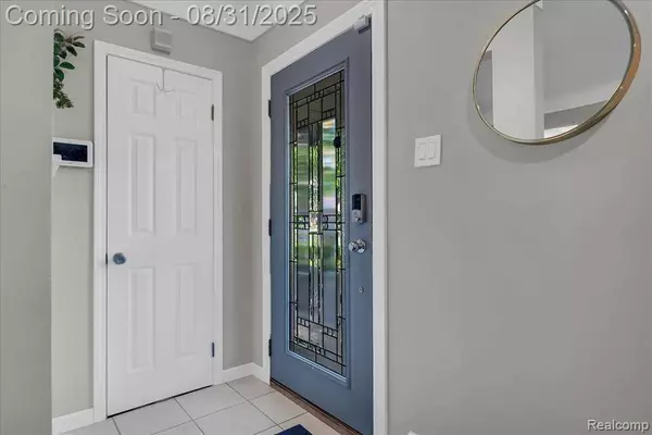 16141 Reedmere Avenue, Beverly Hills Vlg, MI 48025