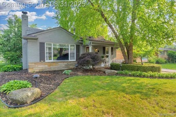 16141 Reedmere Avenue, Beverly Hills Vlg, MI 48025