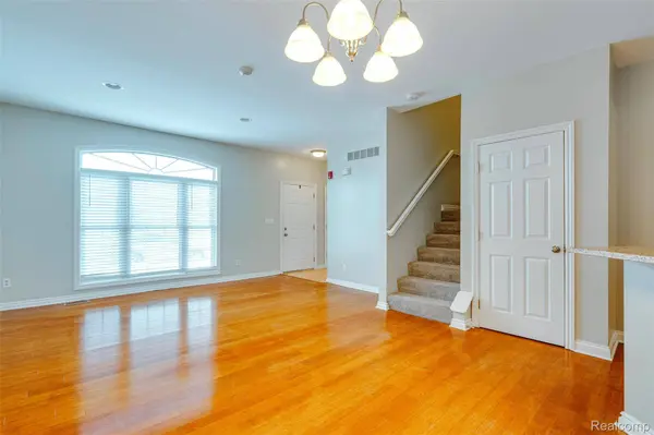 1584 Commodore CIR, Canton, MI 48187