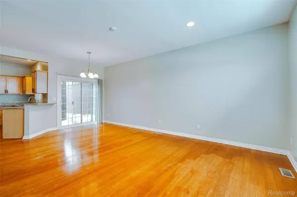 1584 Commodore CIR, Canton, MI 48187