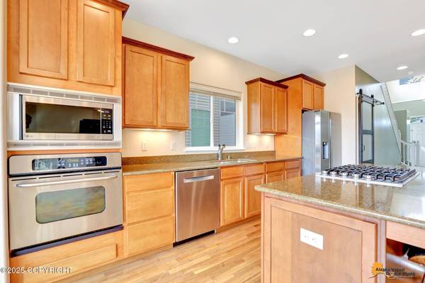 11391 Discovery View DR #27, Anchorage, AK 99515