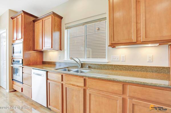 11391 Discovery View DR #27, Anchorage, AK 99515