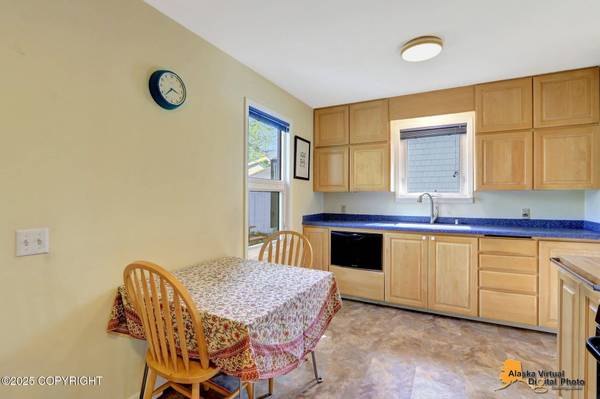 2451 Sprucewood ST, Anchorage, AK 99508