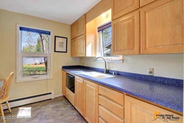 2451 Sprucewood ST, Anchorage, AK 99508