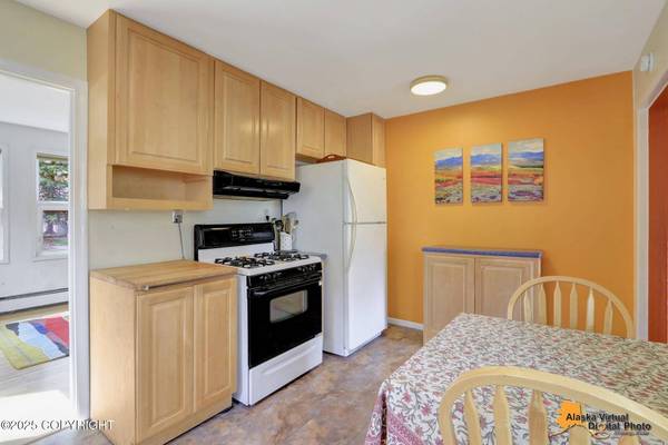 2451 Sprucewood ST, Anchorage, AK 99508