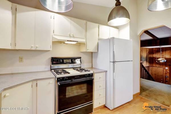 4956 Castle CT, Anchorage, AK 99508