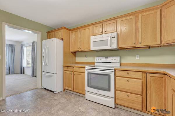 4911 Clint CIR, Anchorage, AK 99507