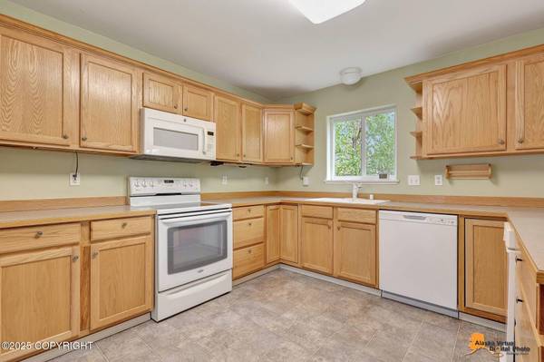 4911 Clint CIR, Anchorage, AK 99507