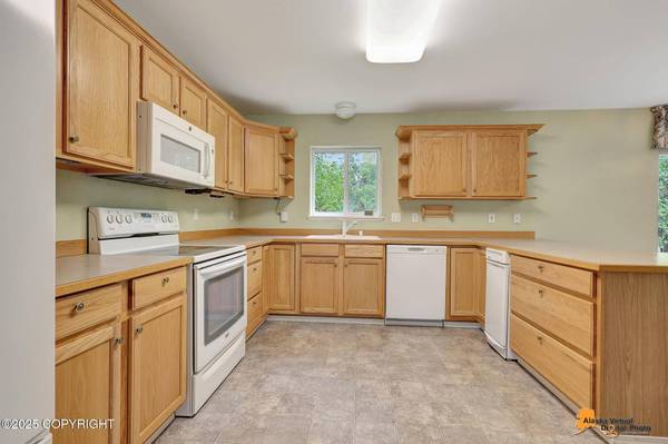 4911 Clint CIR, Anchorage, AK 99507