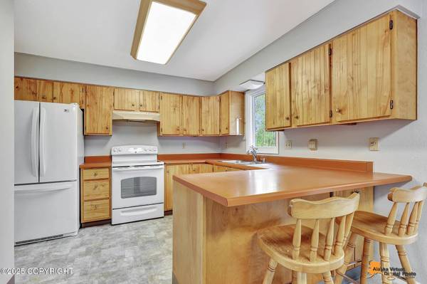 3211 Shamrock ST, Anchorage, AK 99504