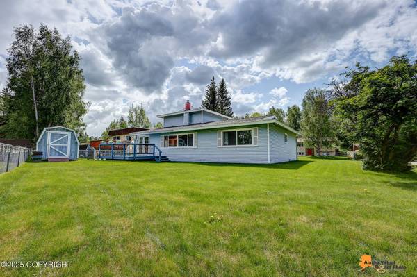 7001 Foothill DR, Anchorage, AK 99504