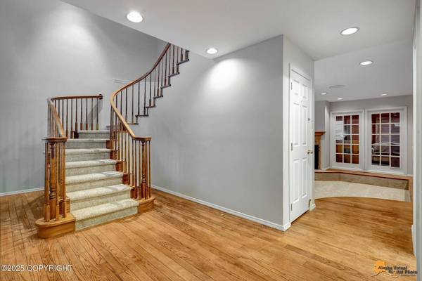 7521 Labrador CIR, Anchorage, AK 99502