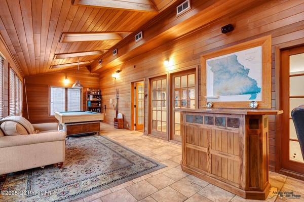 7521 Labrador CIR, Anchorage, AK 99502