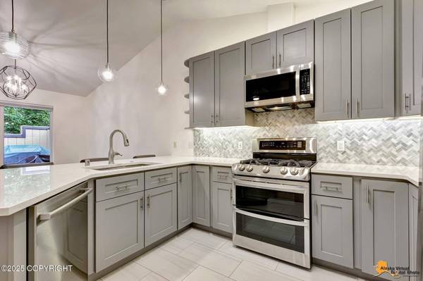 7862 Spruce ST 7B, Anchorage, AK 99507