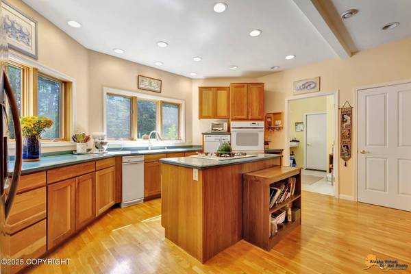 6550 E 112th AVE, Anchorage, AK 99516