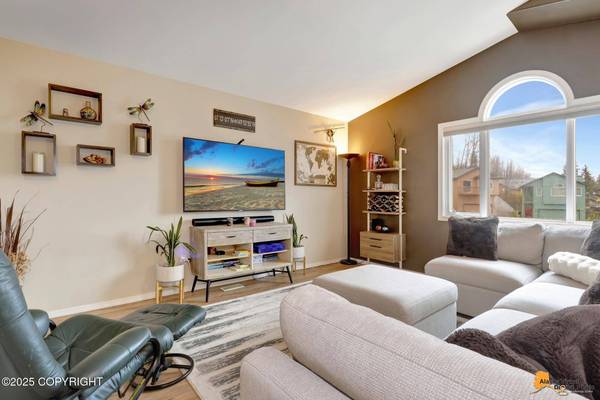 5941 Ridgelake CIR, Anchorage, AK 99504