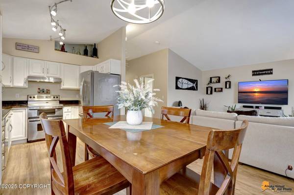 5941 Ridgelake CIR, Anchorage, AK 99504