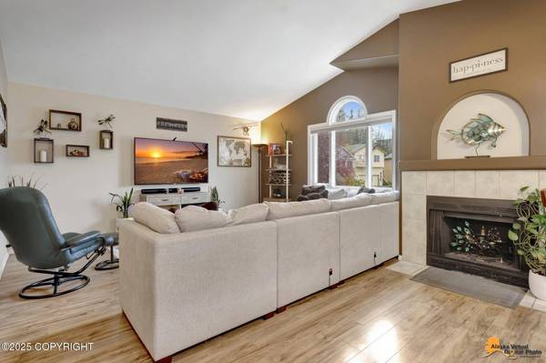 5941 Ridgelake CIR, Anchorage, AK 99504