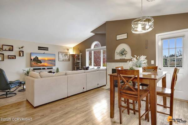 5941 Ridgelake CIR, Anchorage, AK 99504