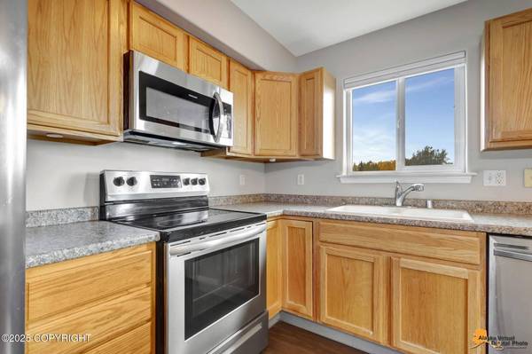 123 E 24th AVE 5, Anchorage, AK 99503