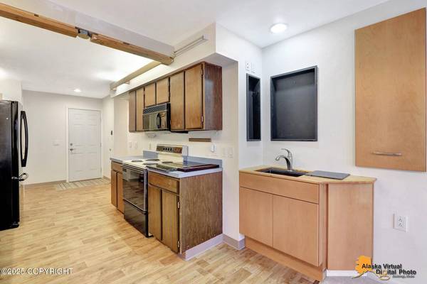 6911 Gemini DR, Anchorage, AK 99504